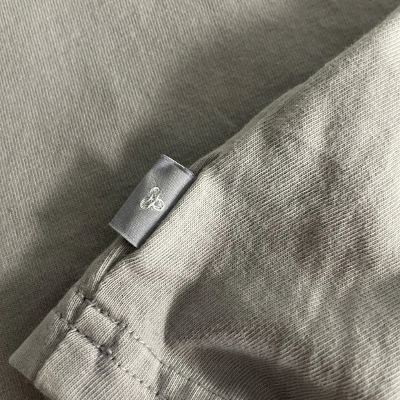 TNA Aritzia Laid Back T-Shirt Small Cropped Classic Fit Crewneck Boxy Lilac - Picture 8 of 10